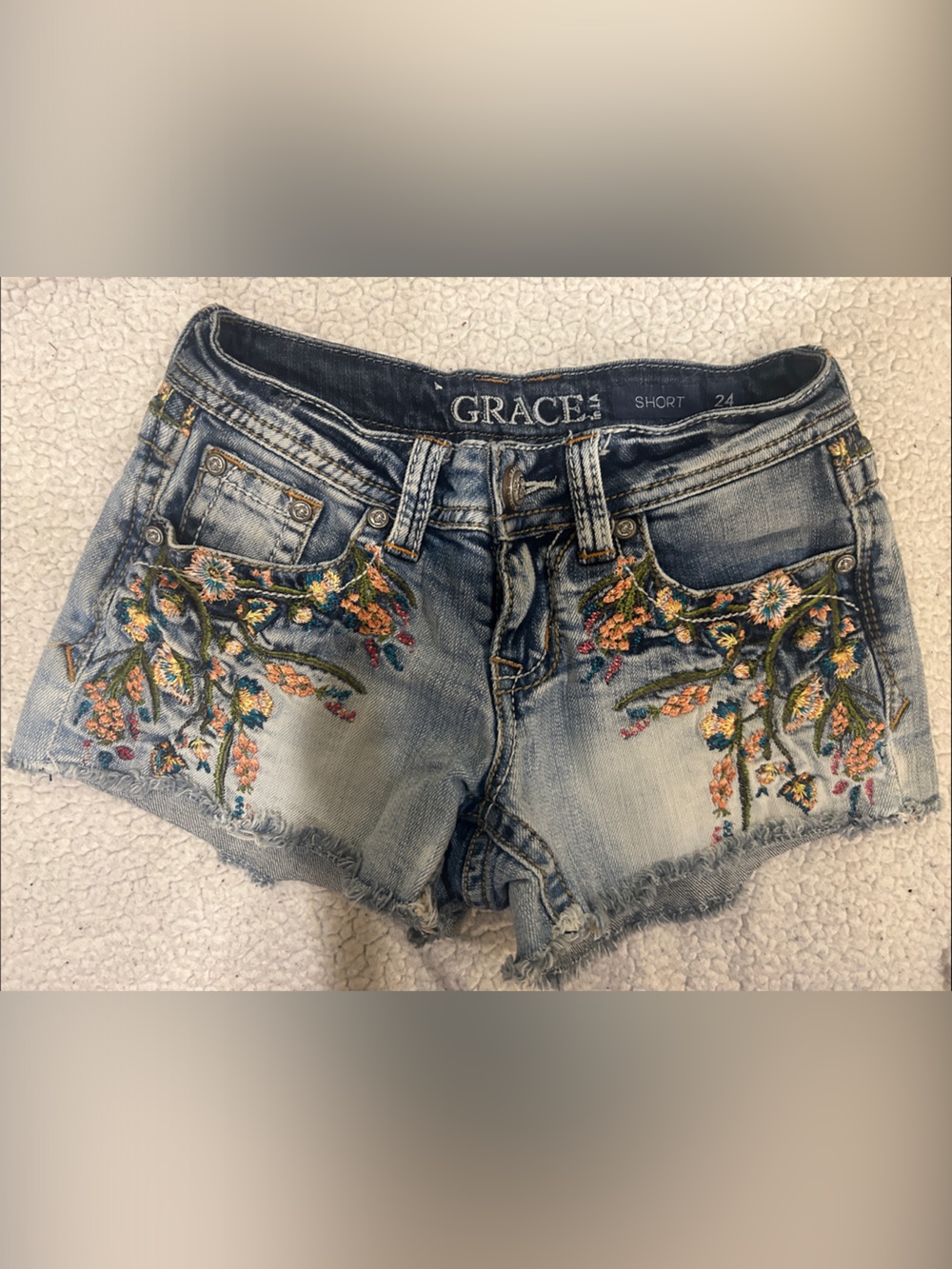 NWOT - Grace in LA Light Wash Denim Shorts with Multicolor Floral Embroidery